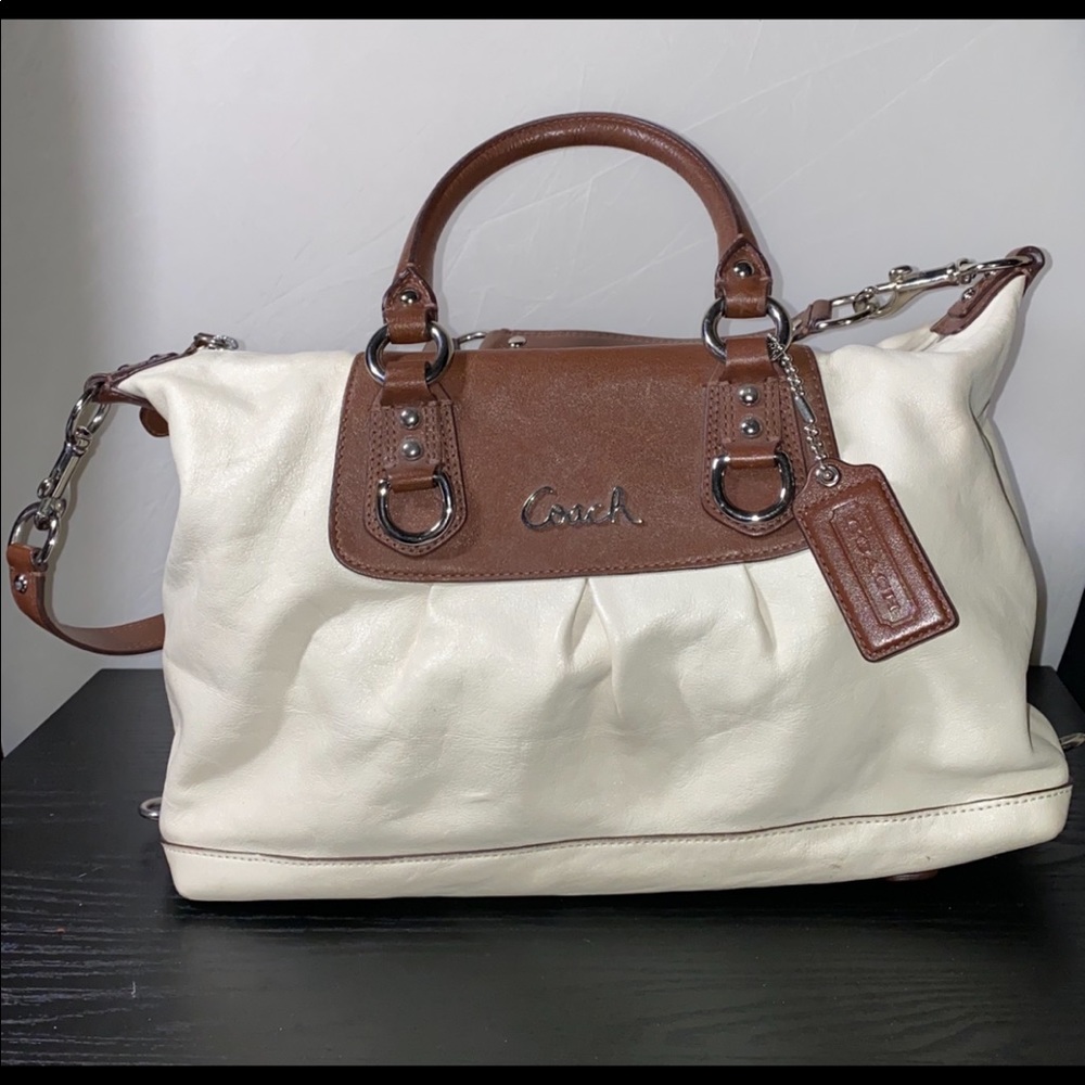 Classic Coach Bag 👜